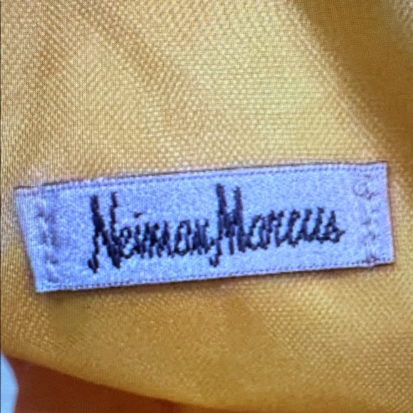 NWT👜NEIMAN MARCUS YELLOW FAUX LEATHER LINED TOTE WITH BROWN HANDLES - Picture 6 of 7